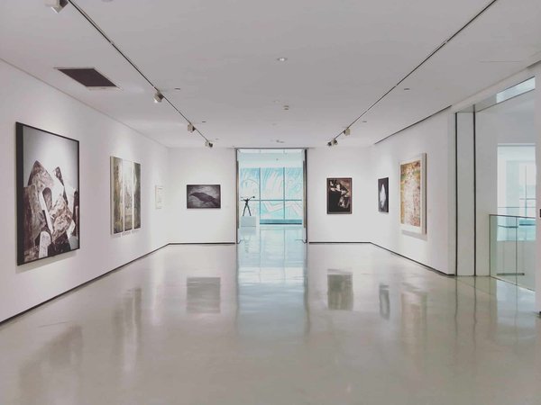 Quelles techniques pour écrire des critiques d'expositions d'art ?